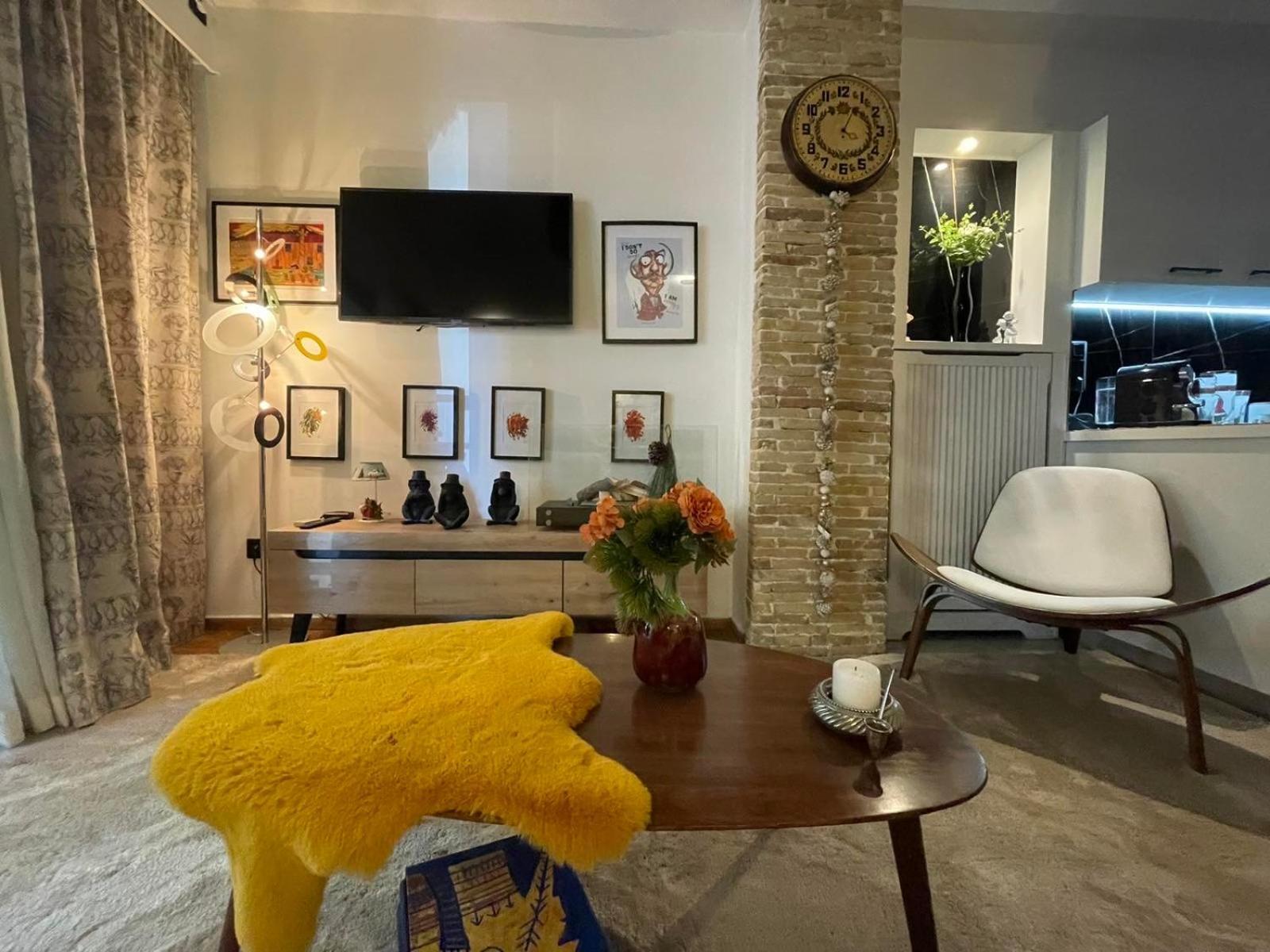 Apartment Avant-garde